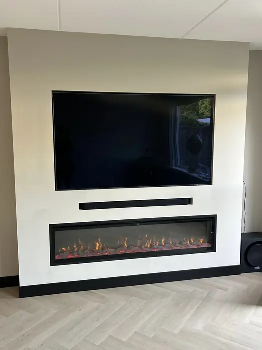 TV-wand met ingebouwde sfeerhaard